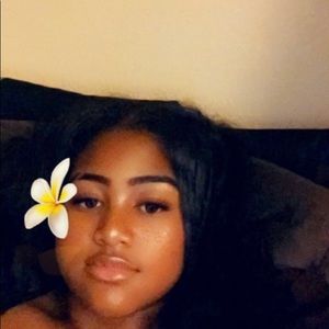 Meet your Posher, Tiara